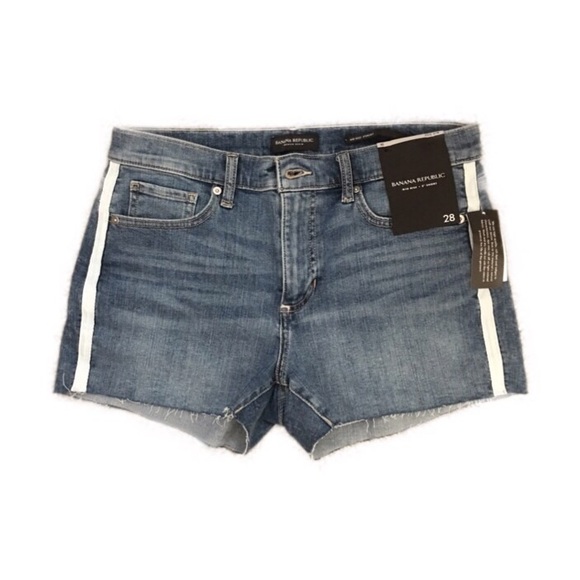Banana Republic Pants - Banana Republic Mid rise Short